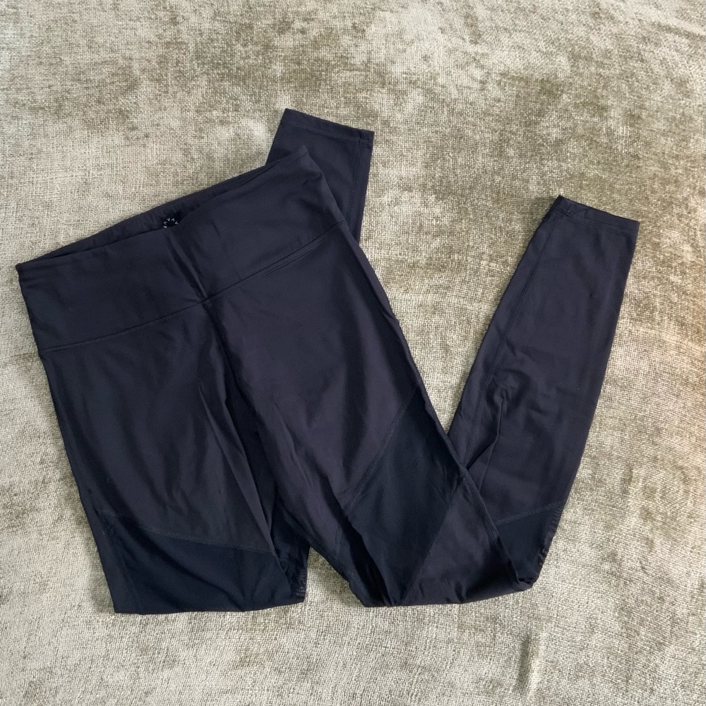 Varley Legging with wrap-around mesh detail